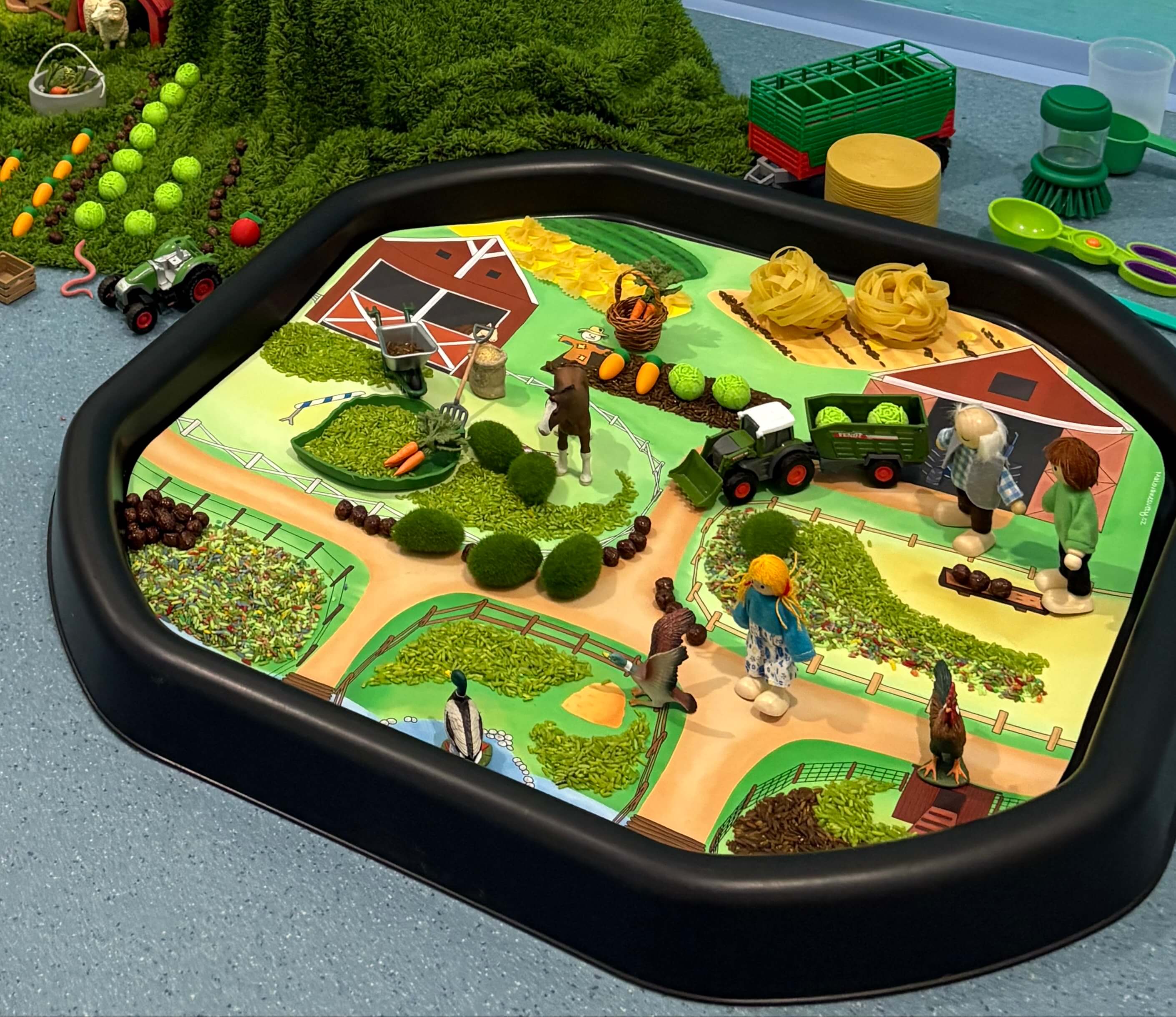 Farma – Podložka do Tuff Tray MINI/MAXI